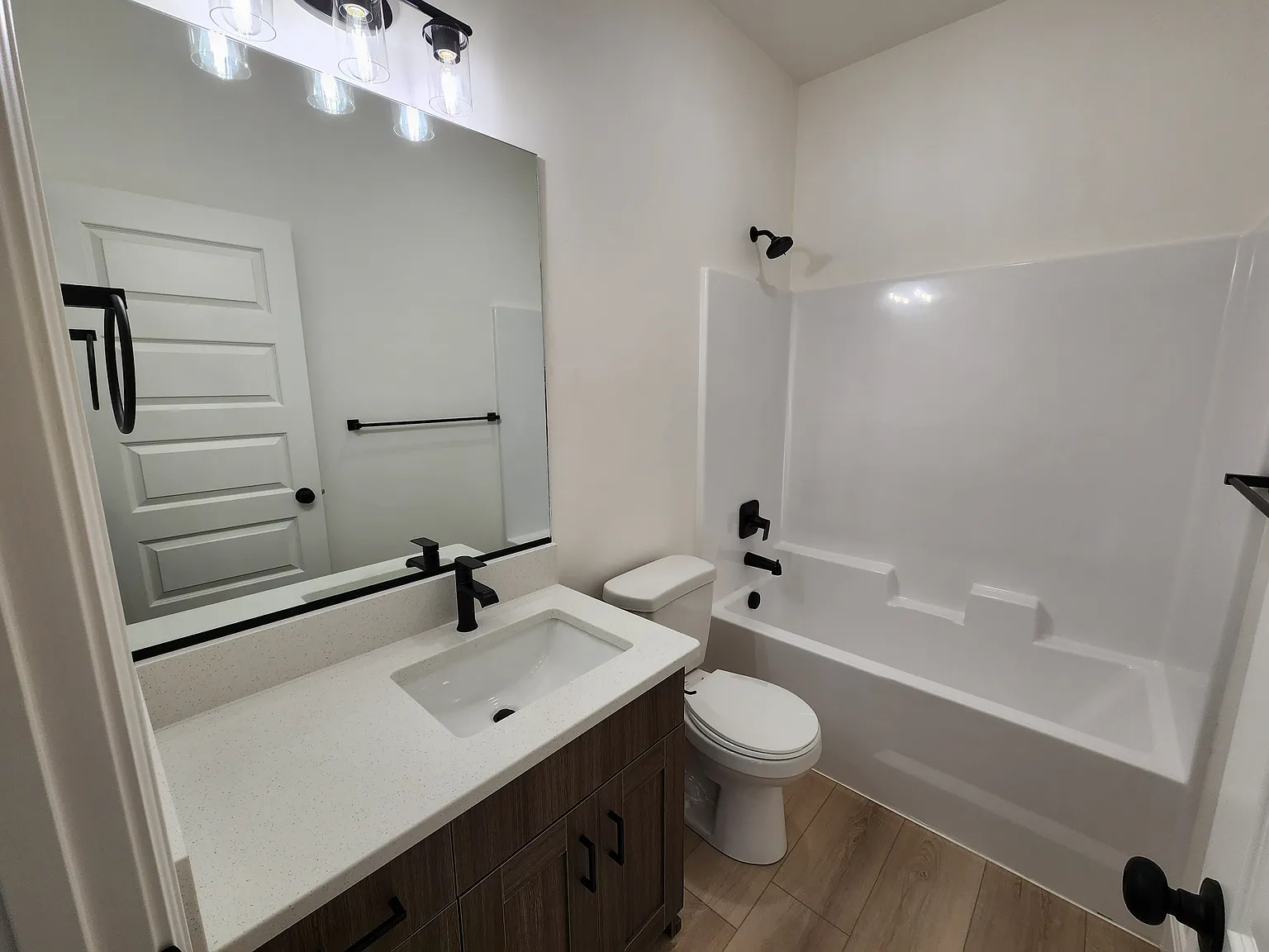 4621 Legacy Village Lane — Photo 4