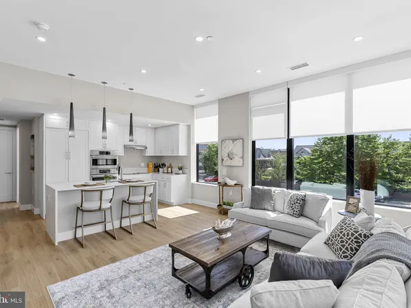 801 N Fairfax St #219, Alexandria, VA 22314