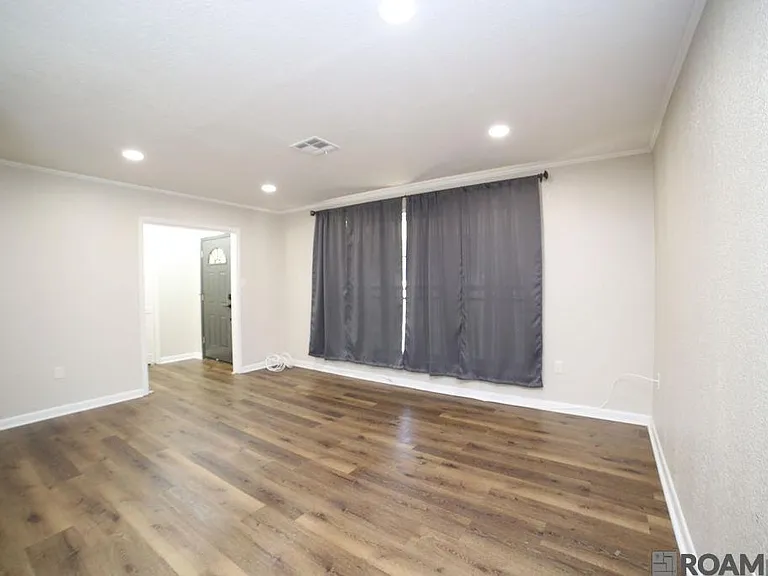 4821 Newell St — Photo 4