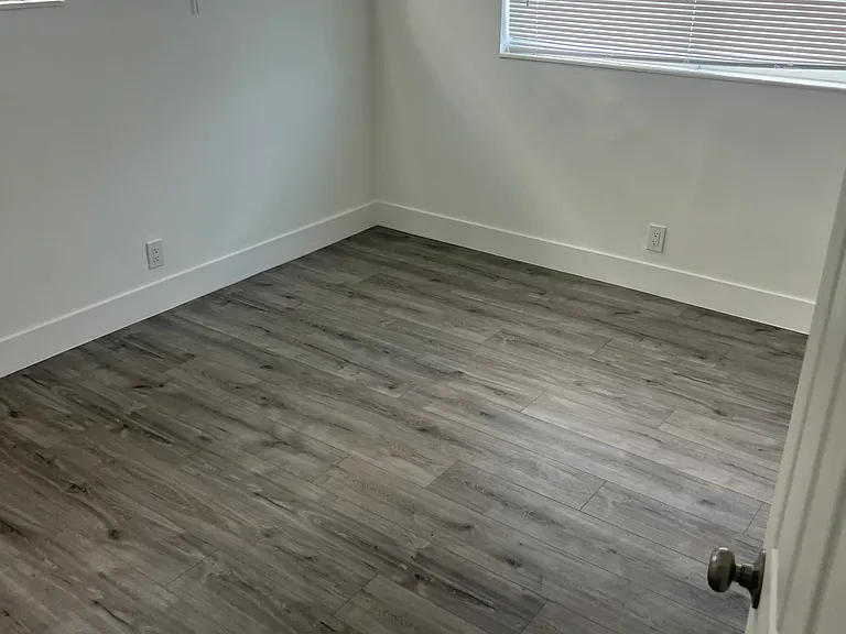 5662 Parke Ave — Photo 14