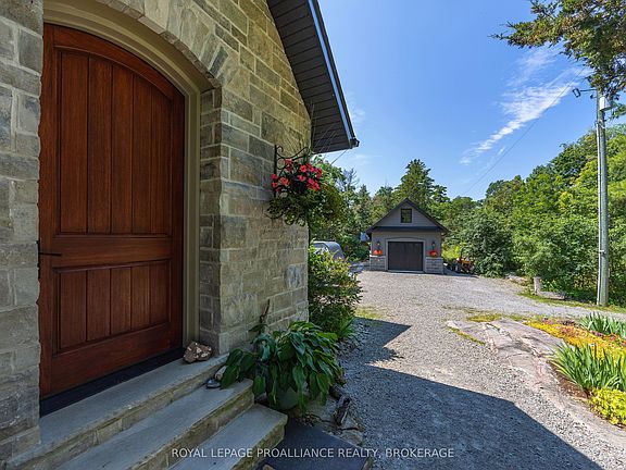 4th image of 369 Old River Rd
