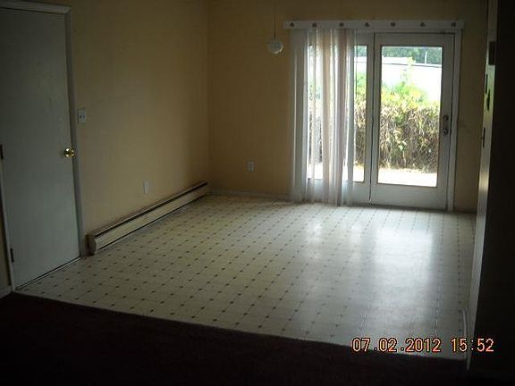 3rd image of 411 E Hampton Ave