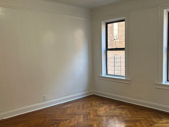 4th image of 64 W 192nd St