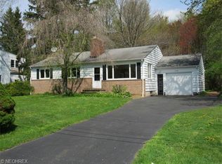 114 Laurel Rd, Chagrin Falls, OH 44022