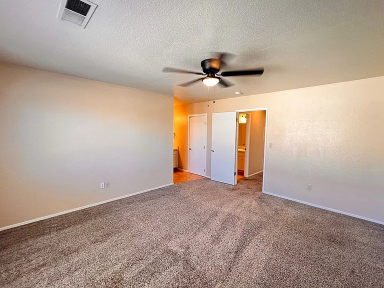 8106 Laborough Dr — Photo 15