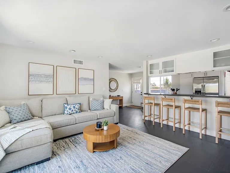 20152 Harbor Isle Ln — Photo 1