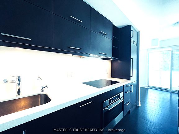 5th image of 1080 Bay St #1109