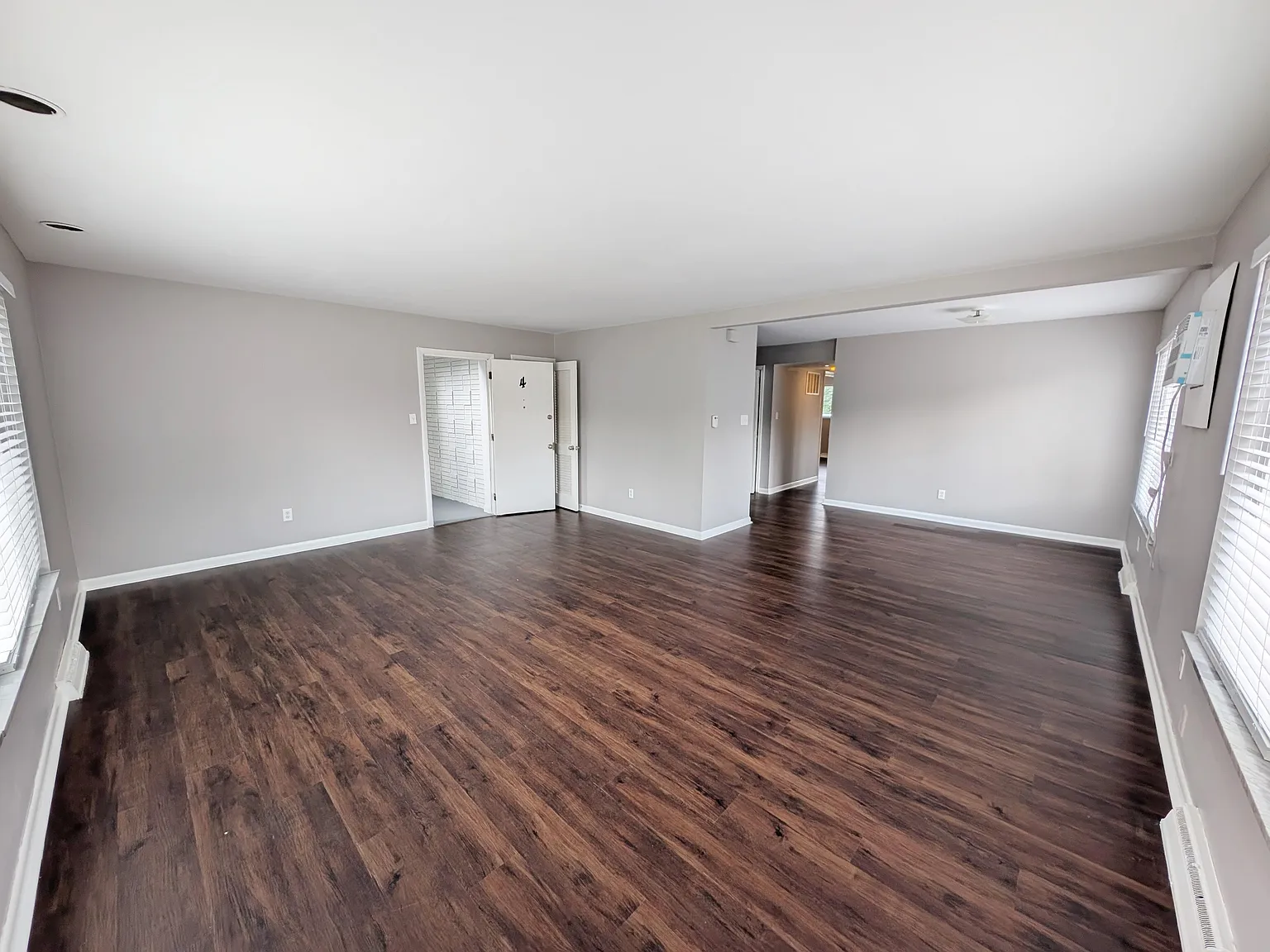 2 bed, 1000 sqft, $985 — Photo 3