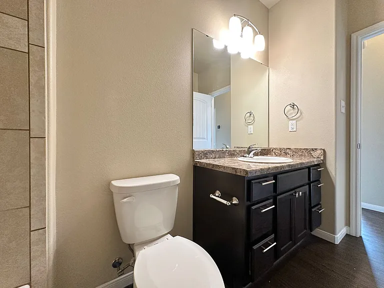 1301 Vanguard Ln — Photo 15