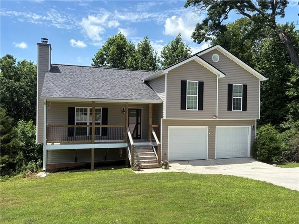 5374 Crown Oaks Dr, Lula, GA 30554