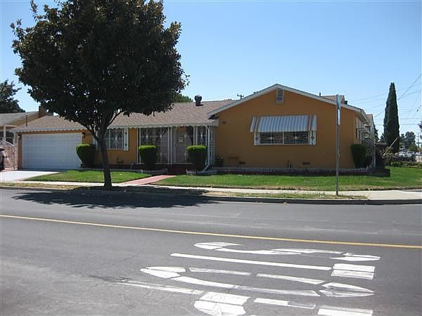 1st image of 26875 Underwood Ave