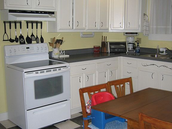 Eat in Kitchen - View 1