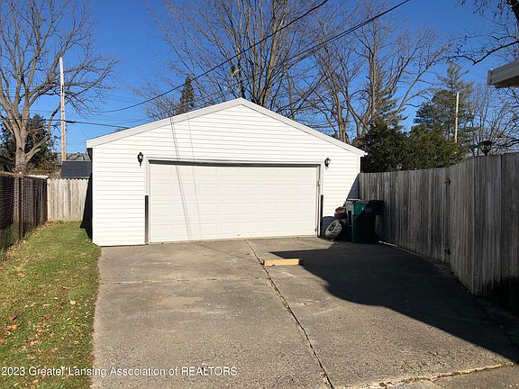 3rd image of 3330 Glenbrook Dr