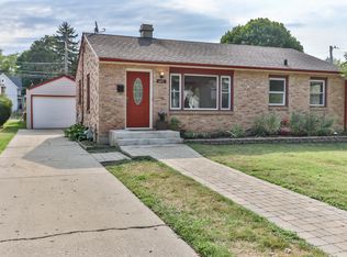 405 Hamilton Ave, Elgin, IL 60123