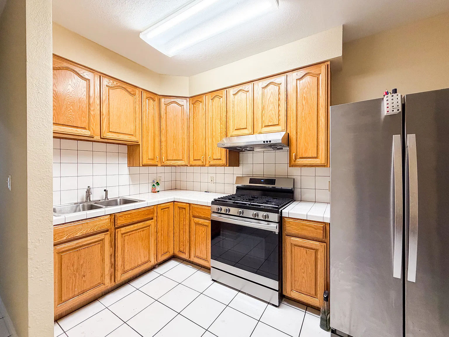 3 bed, $3,300 — Photo 3