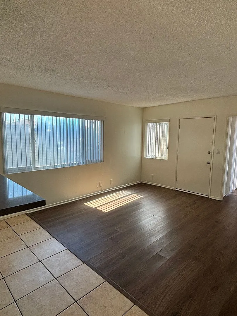 Marketing Special!! - Spacious 4 Bed/2 Bath Apartment For Rent In San Pedro — Photo 3