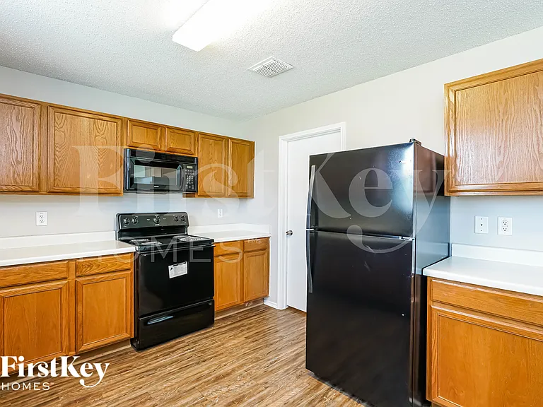 1218 Sullivan Dr — Photo 7