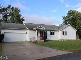 402 N Adams St, El Paso, IL