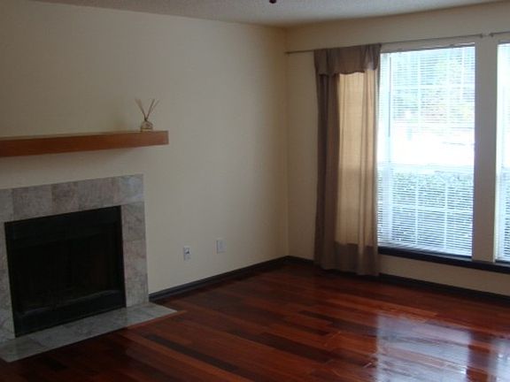 4th image of 1302 Red Deer Way