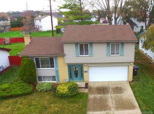 173 Surrey Hts, Westland, MI 48186