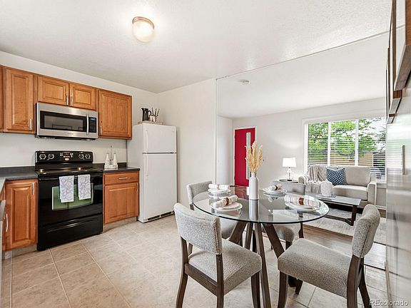 5th image of 2161 Meadowbrook Drive