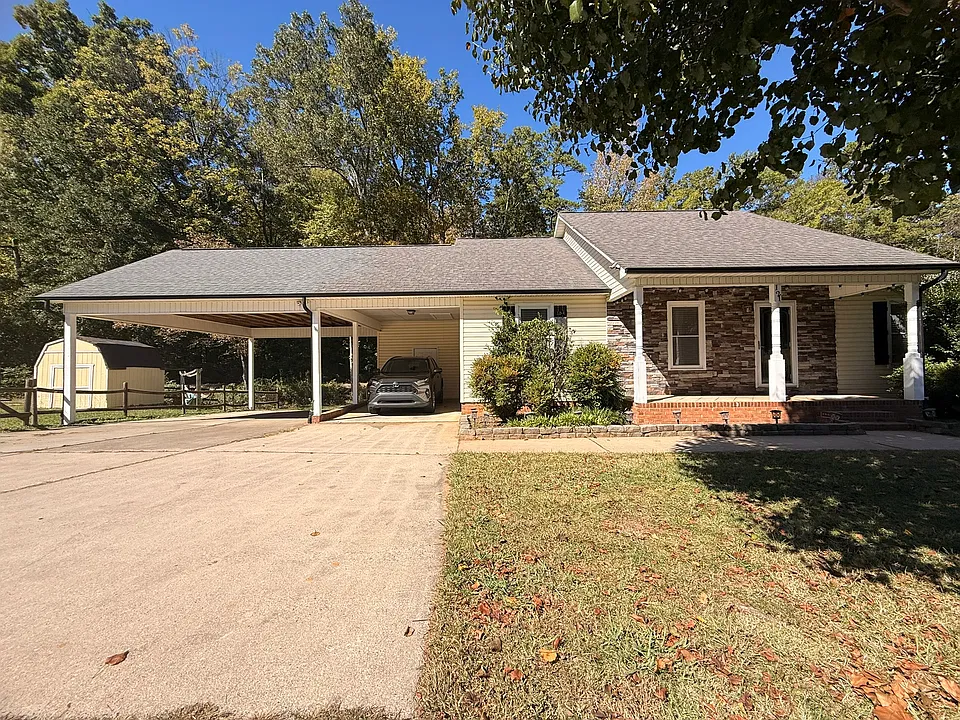 121 Old Airport Rd