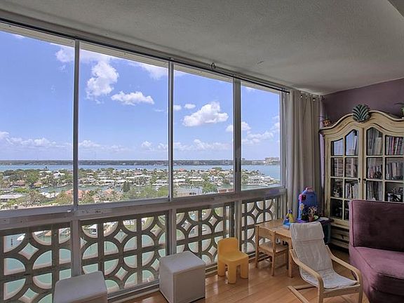 5th image of 31 Island Way APT 1008