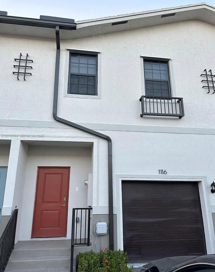 Regal Palm Subdivision — Photo 1