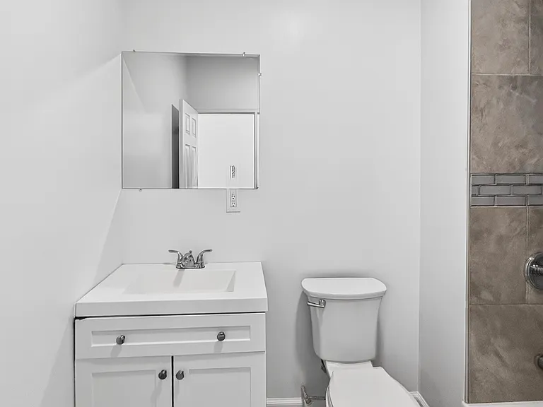 826 S 15th St — Photo 27