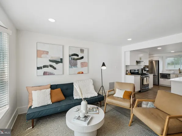 2429 Skyland Pl SE, Washington, DC 20020