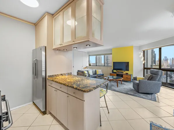 200 East 61st Street image 7 of 17