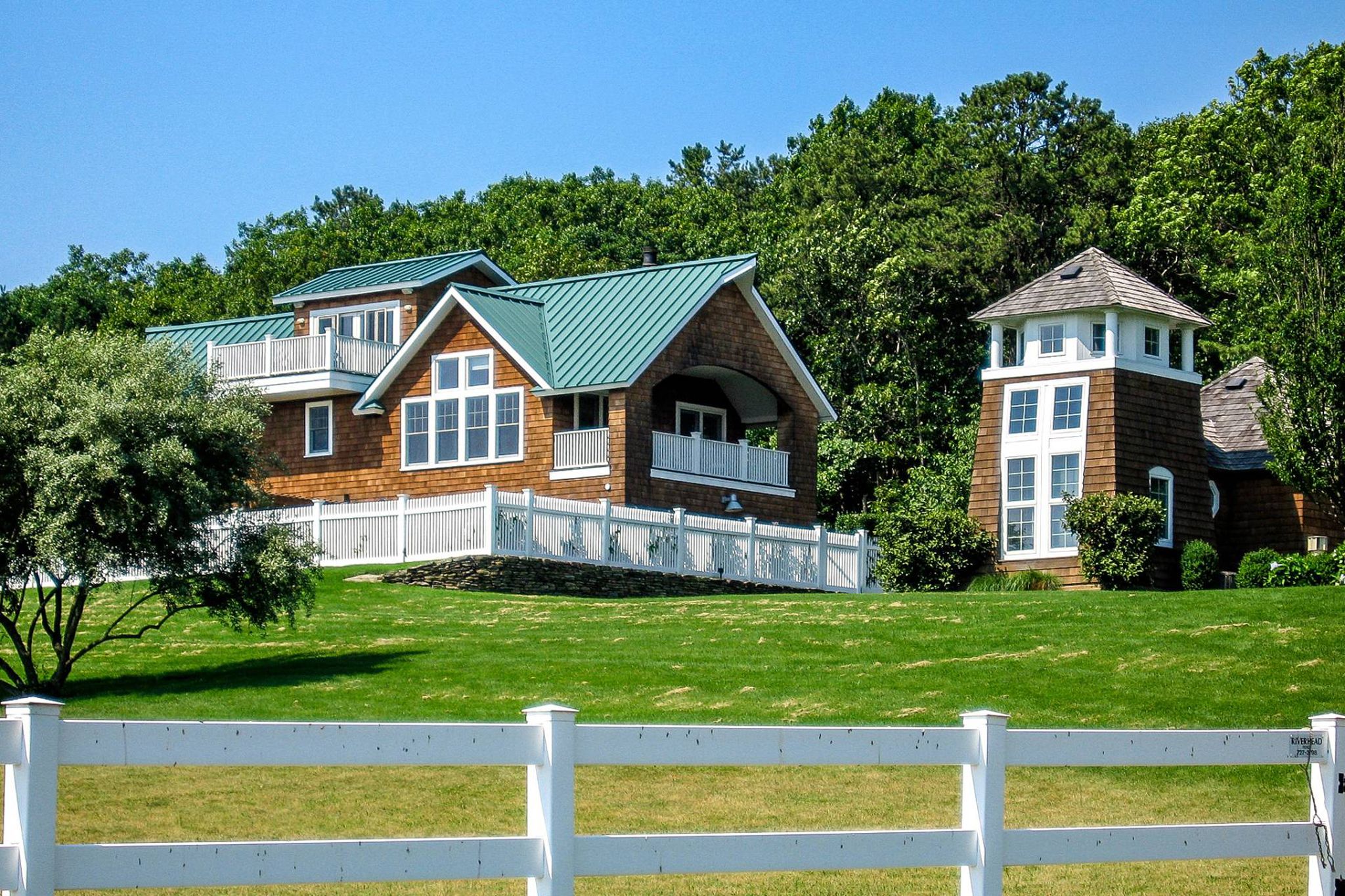 90 Lopers Path in Water Mill Out East