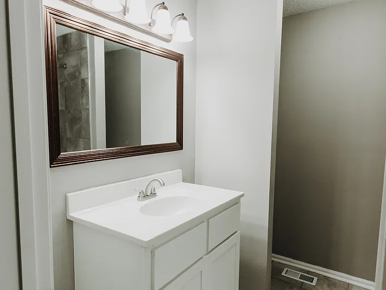 1800 Labette Manor Dr — Photo 11