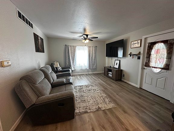 5th image of 405 E 14th St