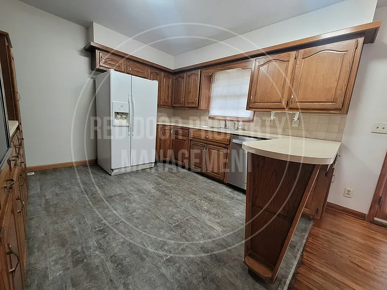 1402 W Lotus St — Photo 6
