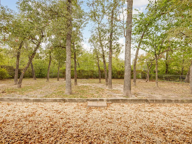 1201 Francis Dr — Photo 18