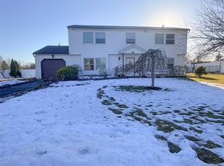 22 Forte Ave, Medford, NY 11763