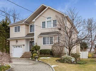 943 Northfield Rd, Woodmere, NY 11598