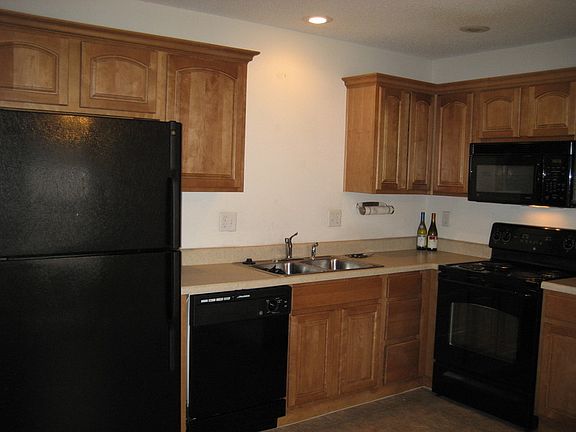 4th image of 4622 Willow Ave