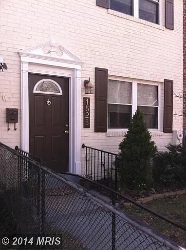 1525 K St SE photo 1