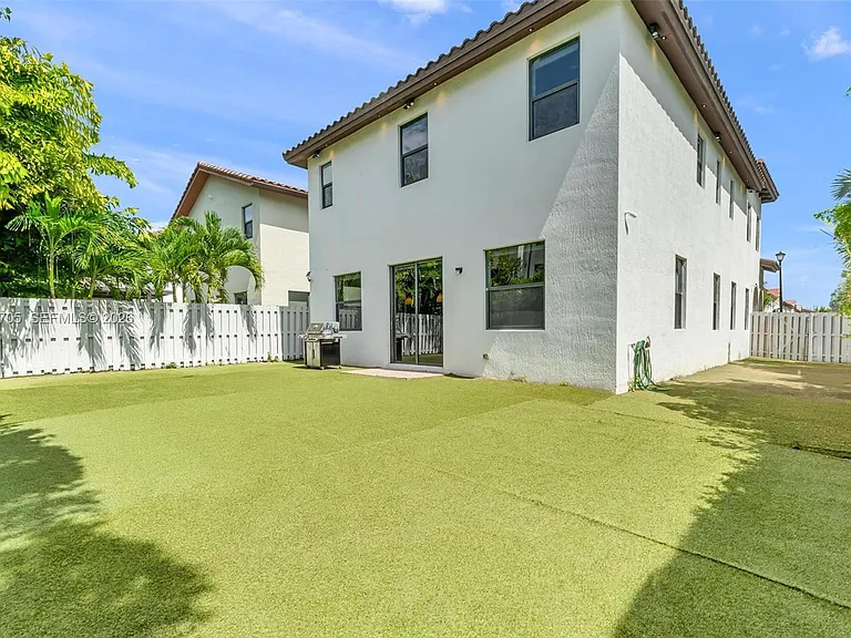 10204 NW 86th St — Photo 30