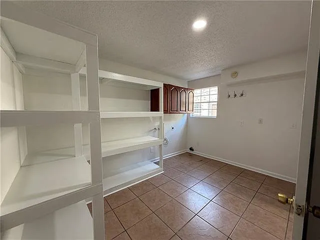 903 E Saint Bernard Hwy — Photo 11
