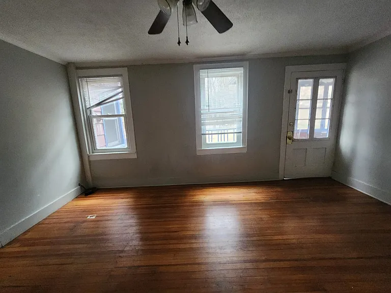 300 W Elm St #300 — Photo 11