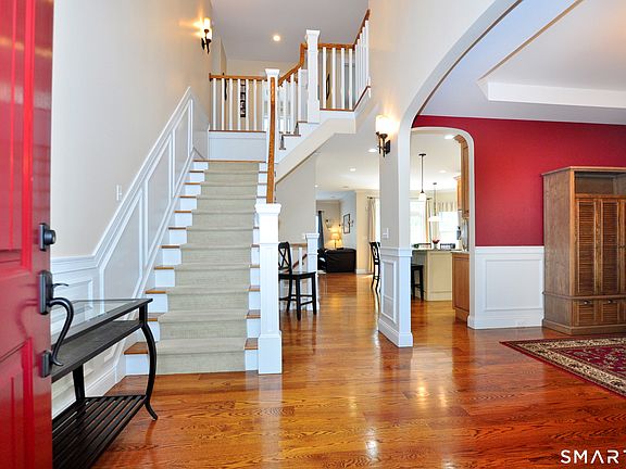 4th image of 1 Ridgeview Drive