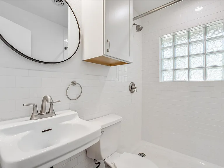 1202 W 22nd St #B — Photo 8