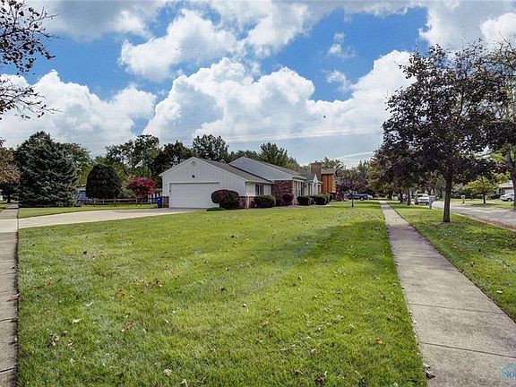 4th image of 656 Flanders Ave