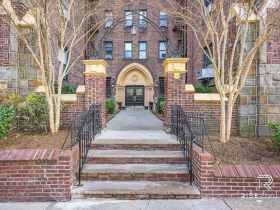 2nd image of 215 Hart Blvd APT 6H