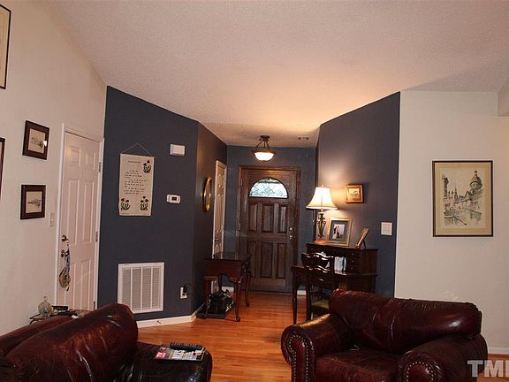 2nd image of 903 Woodgreen Dr