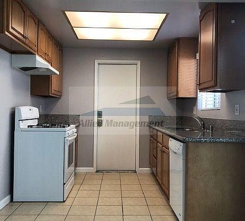 5th image of 1543 E Fairfield Ct APT 3