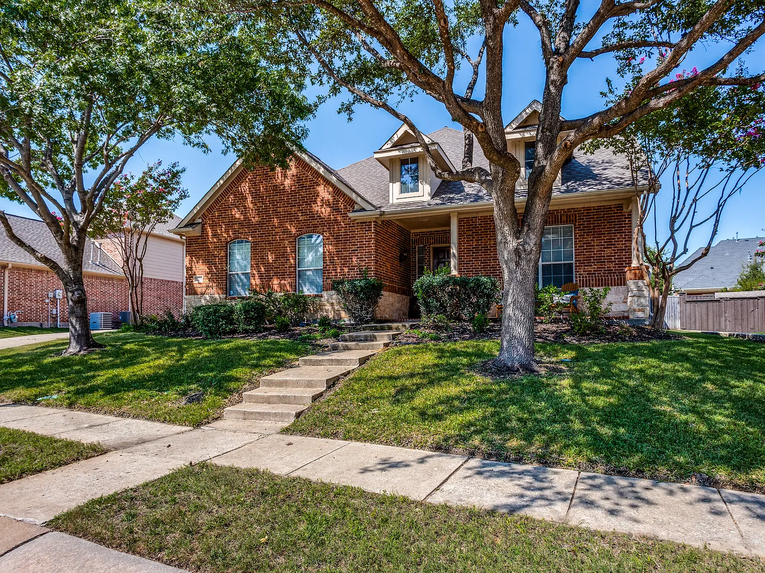 4 bed, 3933 sqft, $3,800 — Photo 1